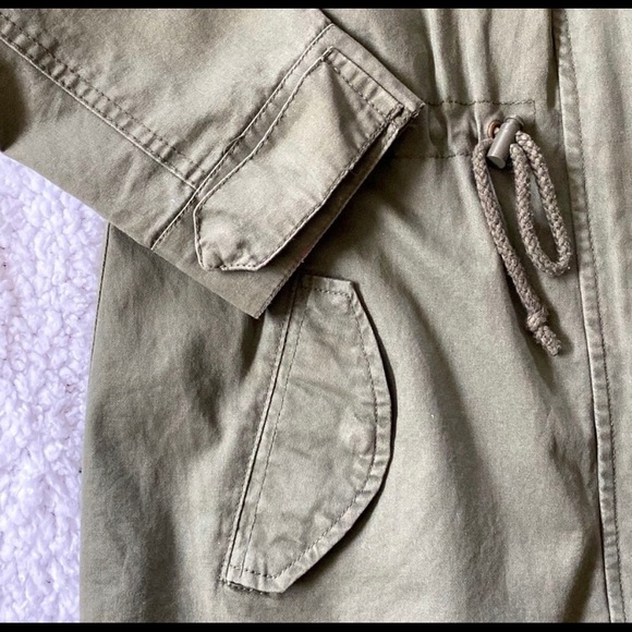 Ambiance Utility Jacket. Khaki green hooded. - Picture 5 of 11